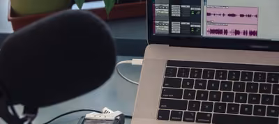 Interfaz de Wavosaur mostrando una onda de audio abierta para editar en Windows