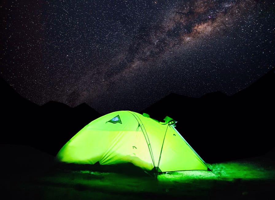Iluminar el campamento