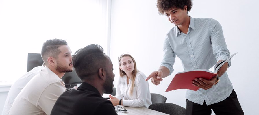 52 tips prácticos para líderes de jóvenes